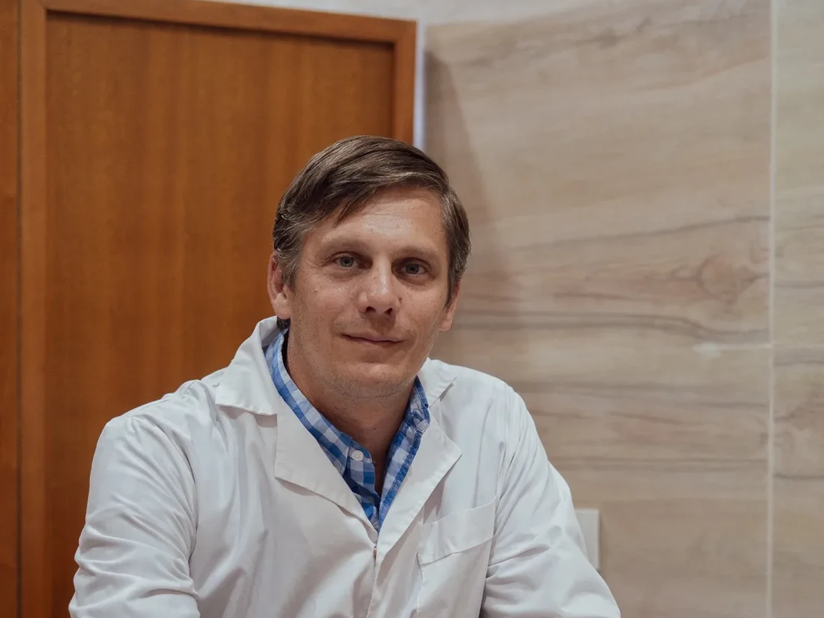 Profesional del COL en consultorio