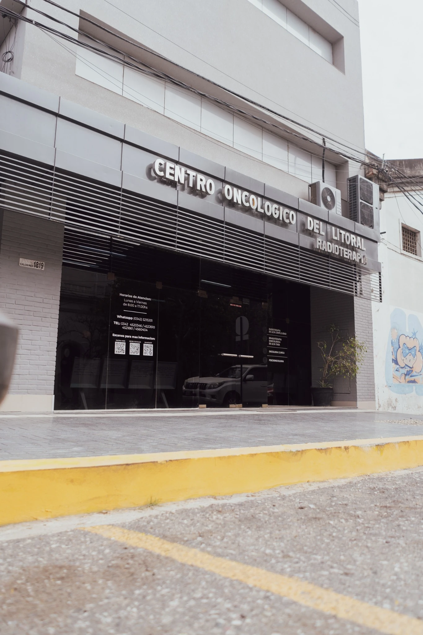 Frente del Centro Oncológico del Litoral en Calchines 1819