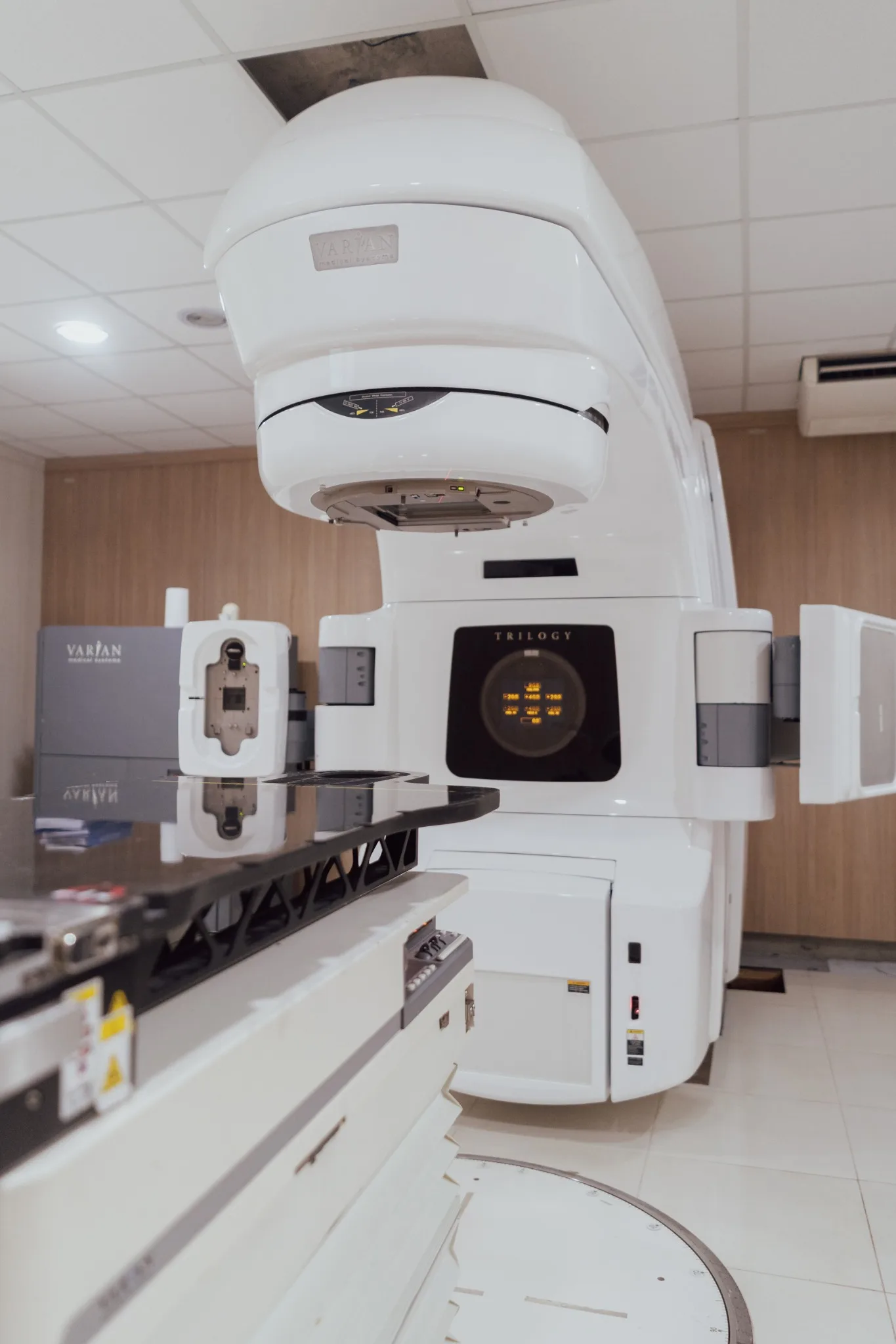 Acelerador lineal Varian Trilogy instalado en COL