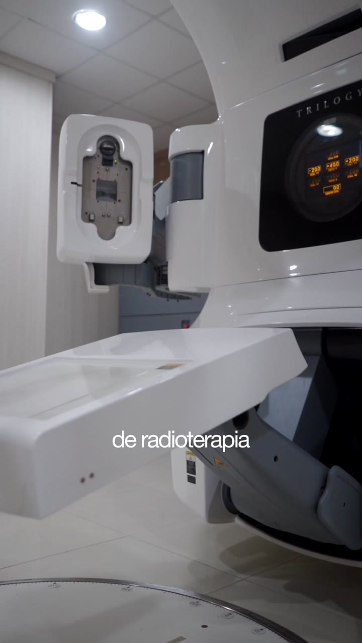 Vista del Varian Trilogy en el Centro Oncológico del Litoral